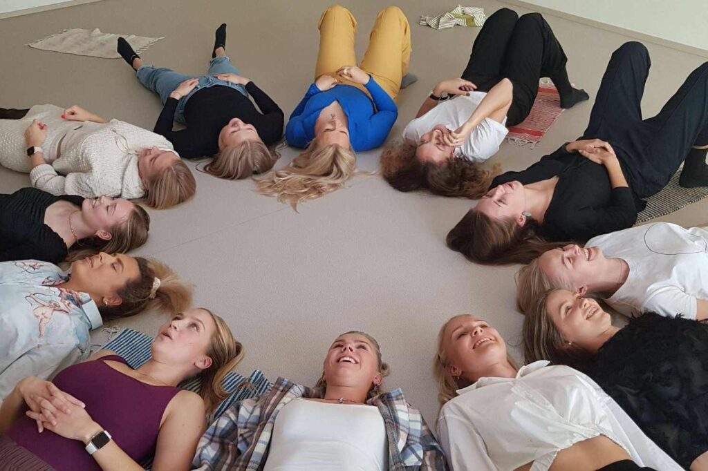 naerukoolitus sünnipäeval